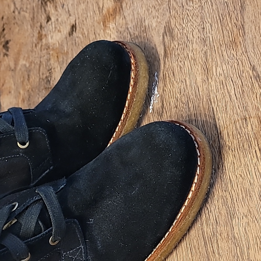 UGG - Picture 2 of 8